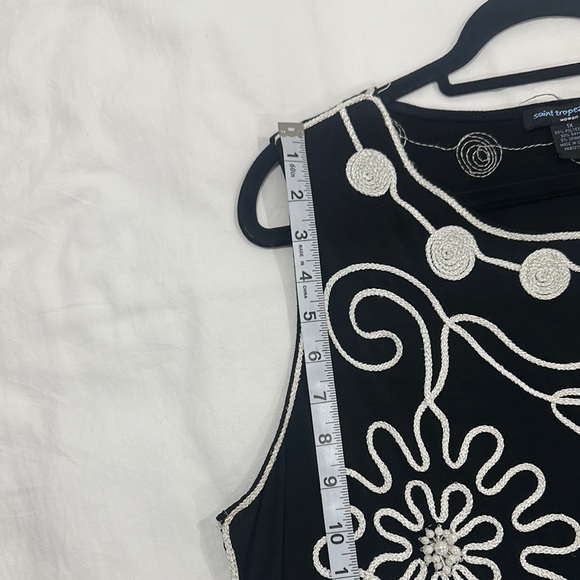 Black and White Embroidered Women's Top 1x - Picture 7 of 7